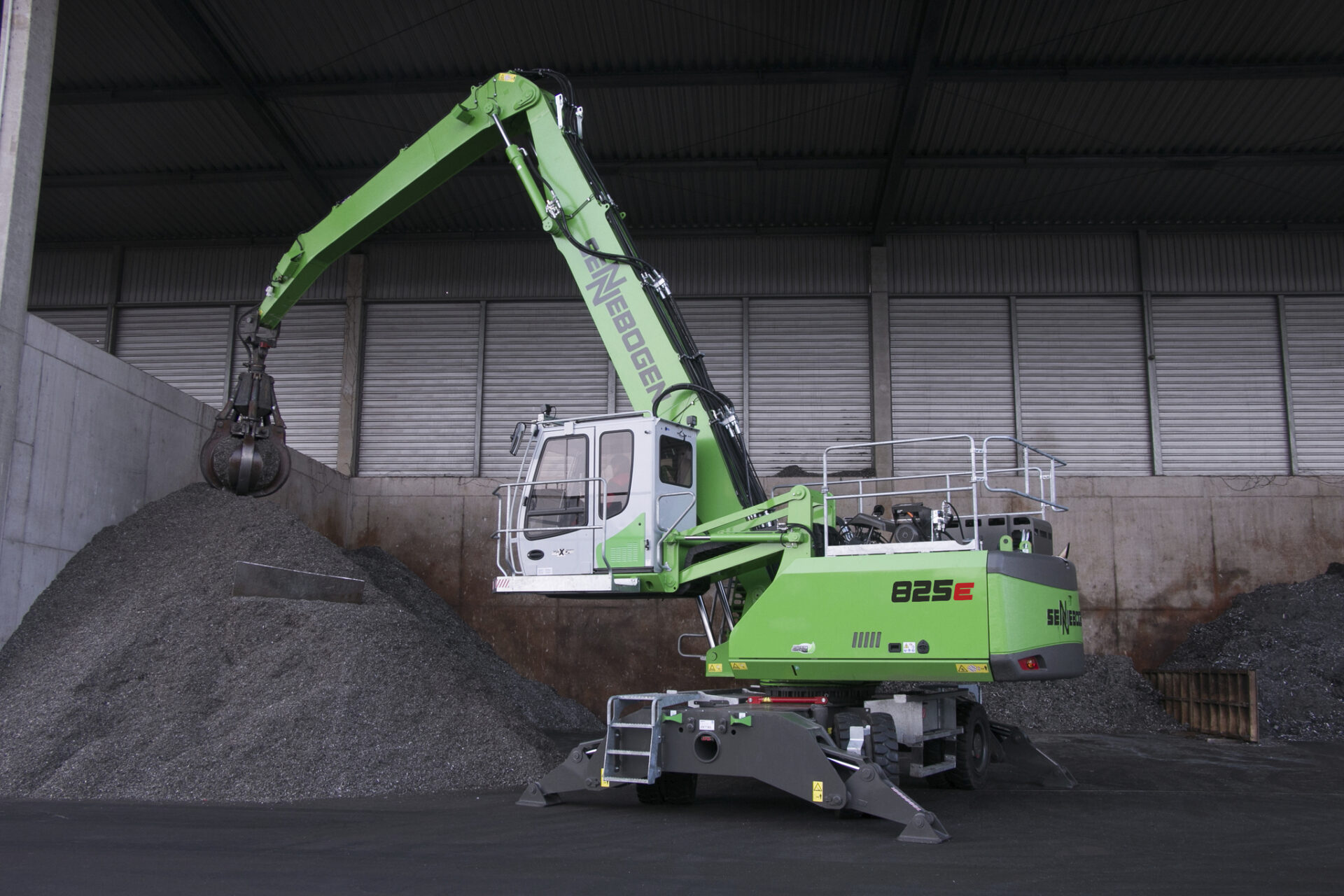 Building Up the Demolition Range From Sennebogen