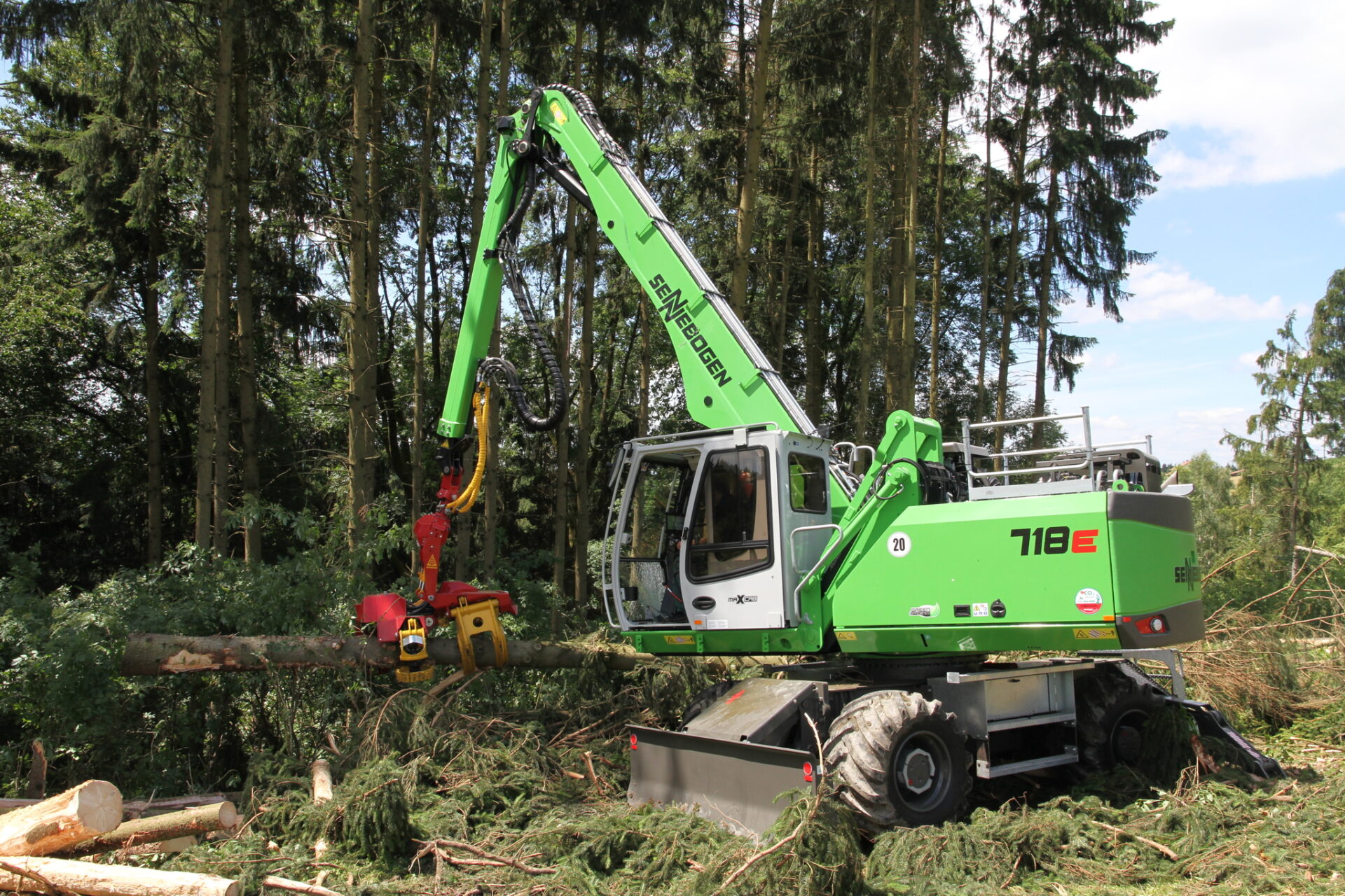 Molson Supports the Waste Wood Sector in Delivering Net Zero With Sennebogen Electric Drive