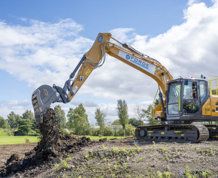 Forde Training Chooses the Latest XCMG Excavator From China