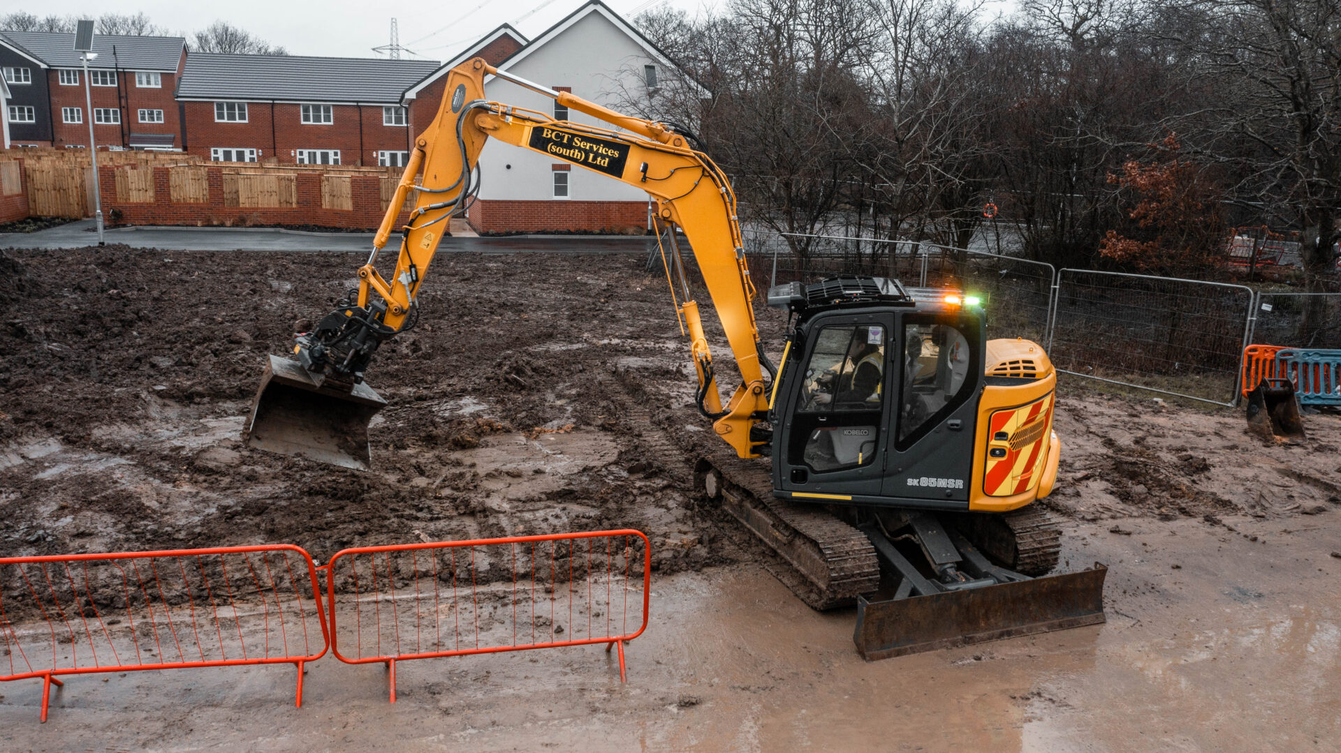 SK85 Fills the Gap Between a Compact and Full-size Excavators