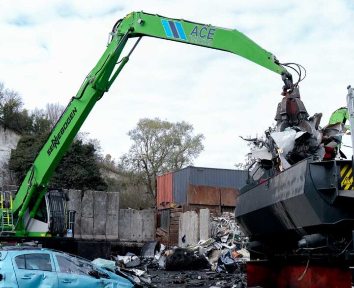 Car Breakers Aces Recycling with 830E Scrap Handlers