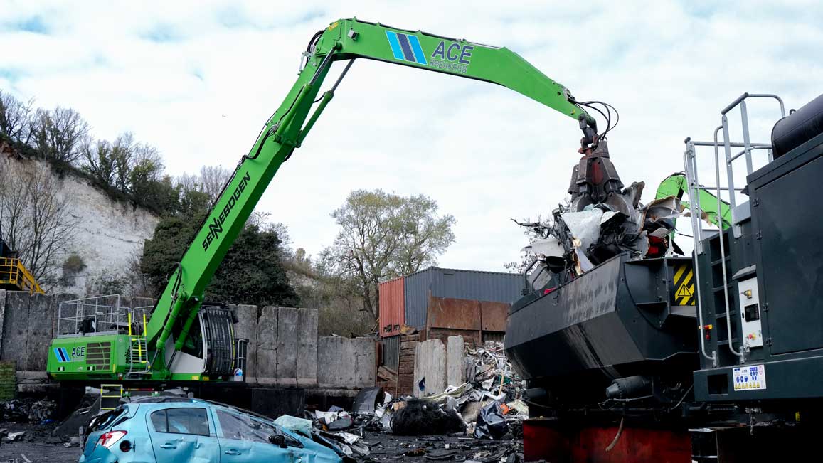 Car Breakers Aces Recycling with 830E Scrap Handlers