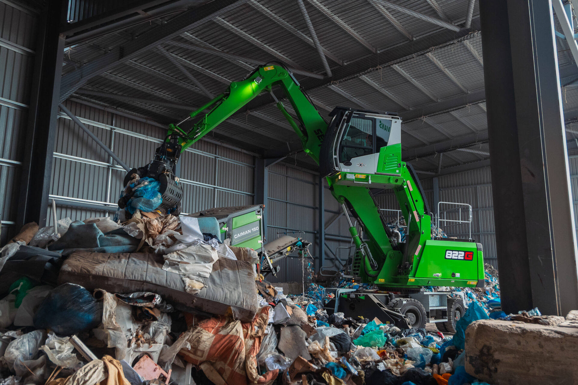 FDS Moves Up Sennebogen Range of Waste Handlers to the 822G