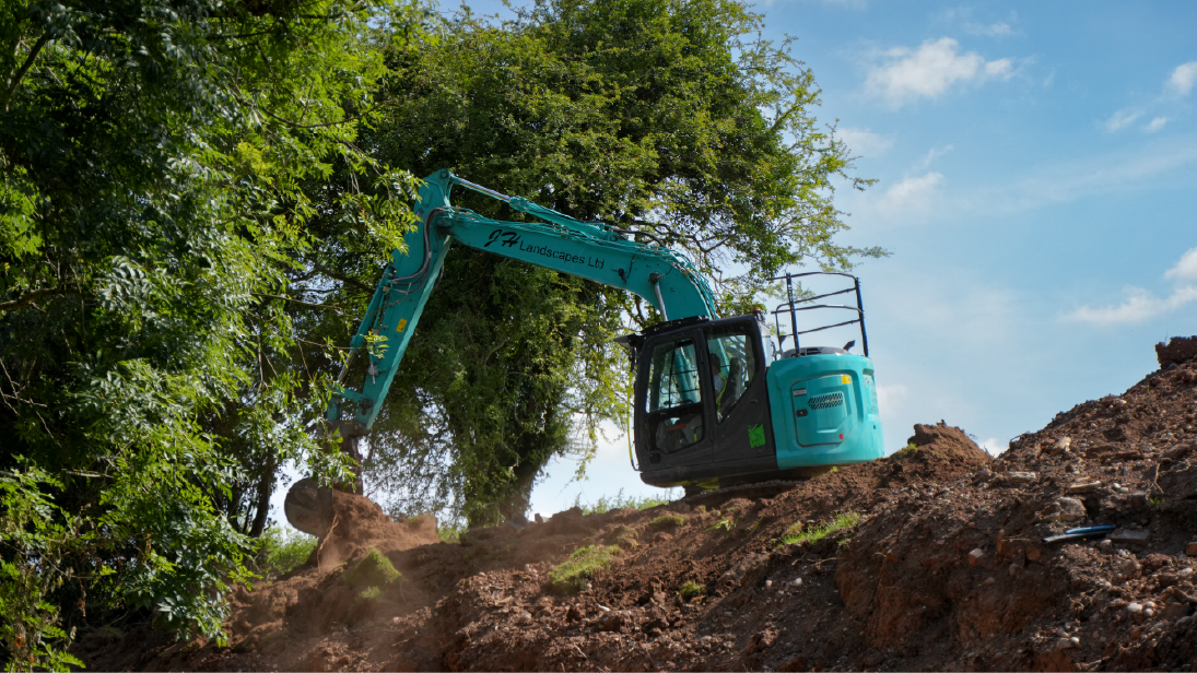 Blade Runner Crawler Excavator Saves Time and Cuts Costs